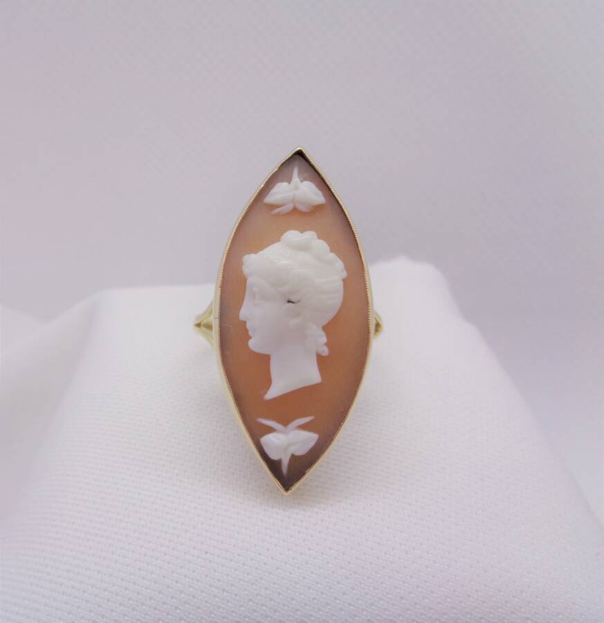 Antique Large Cameo Ring 750 (18ct) Gold 6 Antique Large Cameo Ring 750 (18ct) Gold